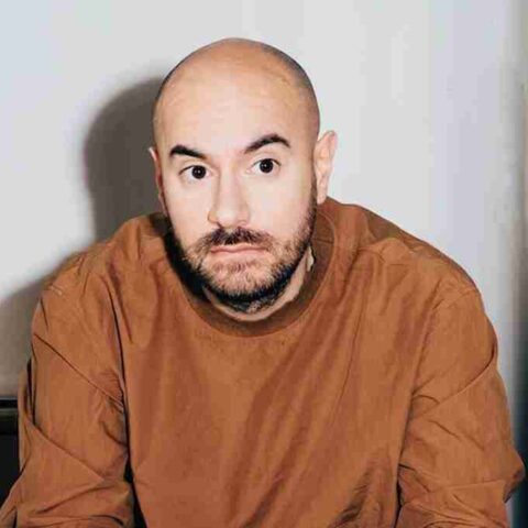 Biographie de Kyan Khojandi : Le Maître du Format Court et de l’Humour Moderne