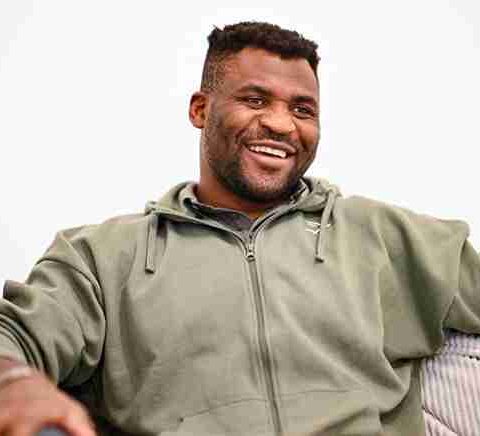 Francis Ngannou: âge, taille, fortune, carrière, couple et biographie complète